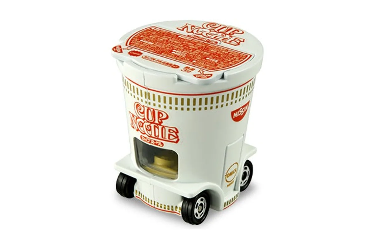 Tomica No. 161 Cup Noodle W Tab / 合味道 杯面车 die-cast model — official product photo of the toy car