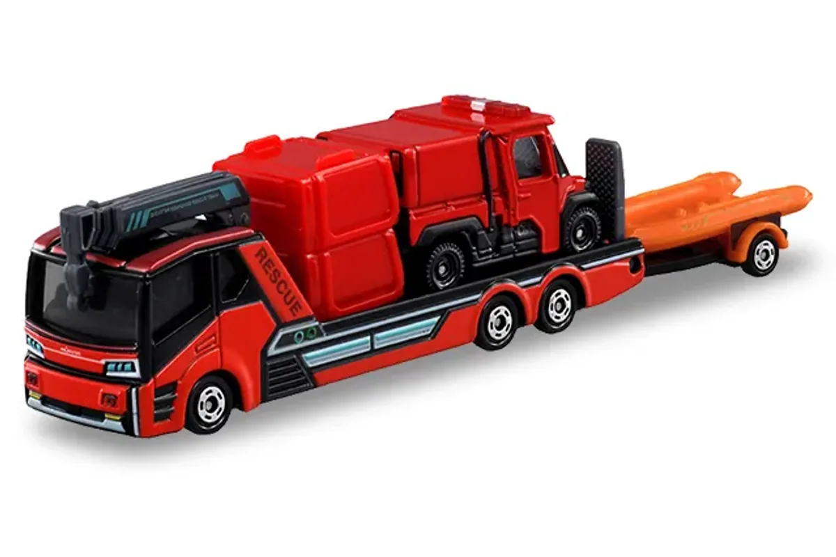 Tomica No. 132 Morita Small Off-road Fire Fighting Vehicle Red Ladybug & Transporter / 森田越野消防车 die-cast model — official product photo of the toy car
