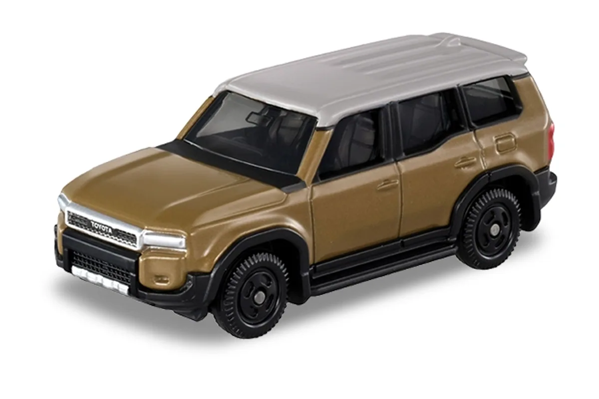 Tomica No. 17 Toyota Land Cruiser 250 / 丰田酷路泽陆巡 die-cast model — official product photo of the toy car
